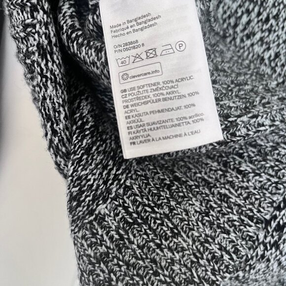 3/$20 ☀️ Knit Sweater from DIVIDED - H&M - Picture 4 of 4